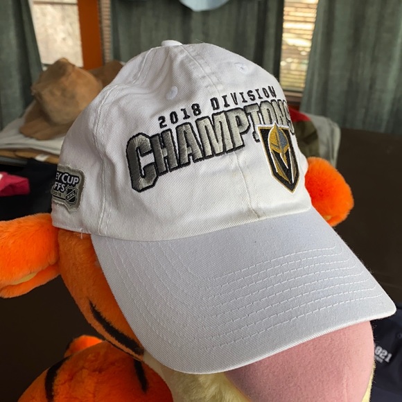 Ball cap - Picture 1 of 4